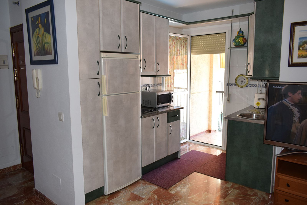 Se vende Apartamento Planta Media de 2 dormitorios en Costa Del Sol East, Málaga, España