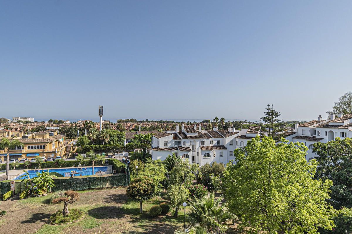 Se vende Apartamento en Planta Última de 2 dormitorios en Costa Del Sol, Málaga, España