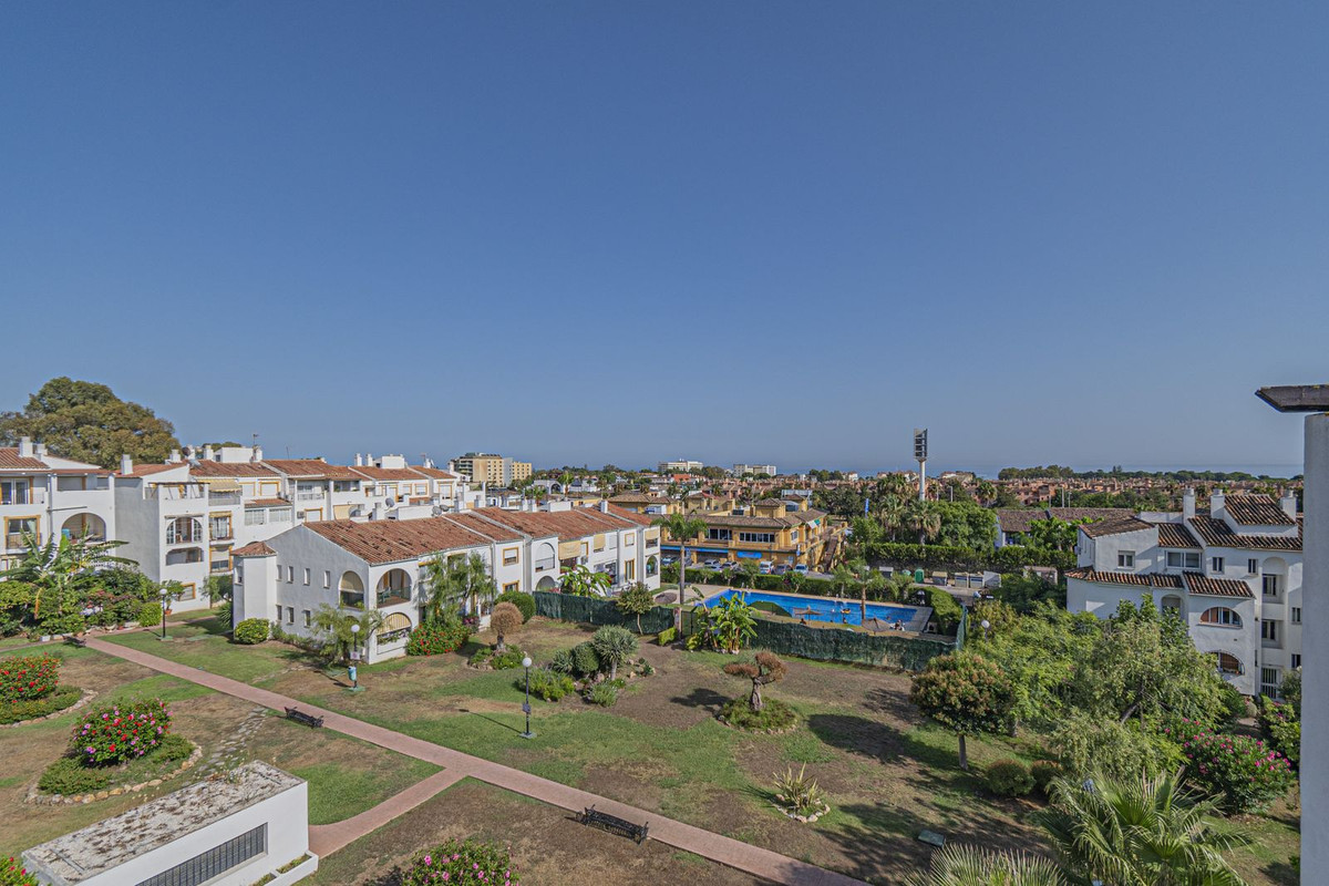 Se vende Apartamento en Planta Última de 2 dormitorios en Costa Del Sol, Málaga, España