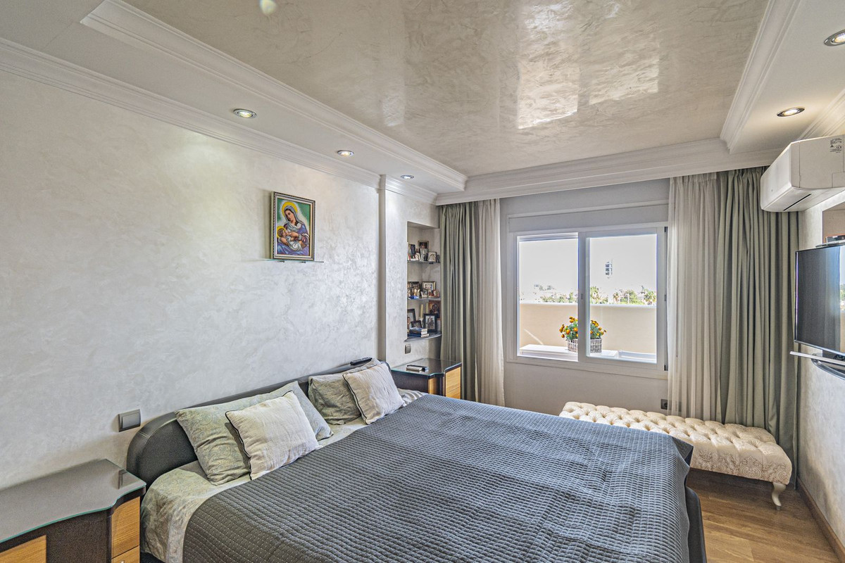Se vende Apartamento en Planta Última de 2 dormitorios en Costa Del Sol, Málaga, España