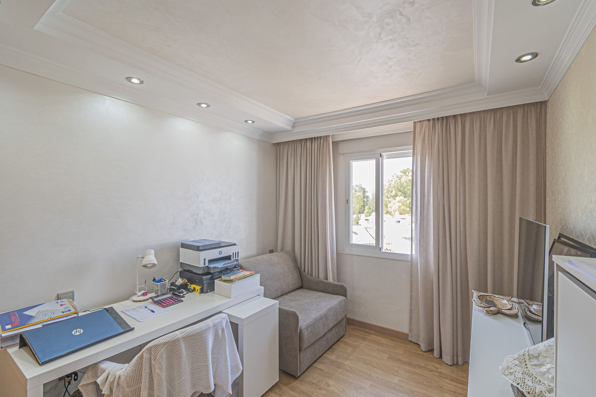 Se vende Apartamento en Planta Última de 2 dormitorios en Costa Del Sol, Málaga, España