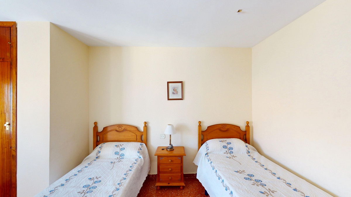Se vende Apartamento Planta Media de 3 dormitorios en Costa Del Sol East, Málaga, España