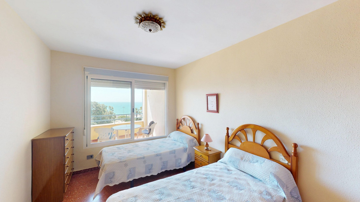 Se vende Apartamento Planta Media de 3 dormitorios en Costa Del Sol East, Málaga, España