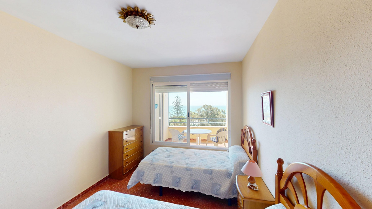 Se vende Apartamento Planta Media de 3 dormitorios en Costa Del Sol East, Málaga, España