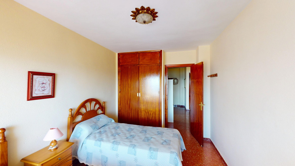 Se vende Apartamento Planta Media de 3 dormitorios en Costa Del Sol East, Málaga, España