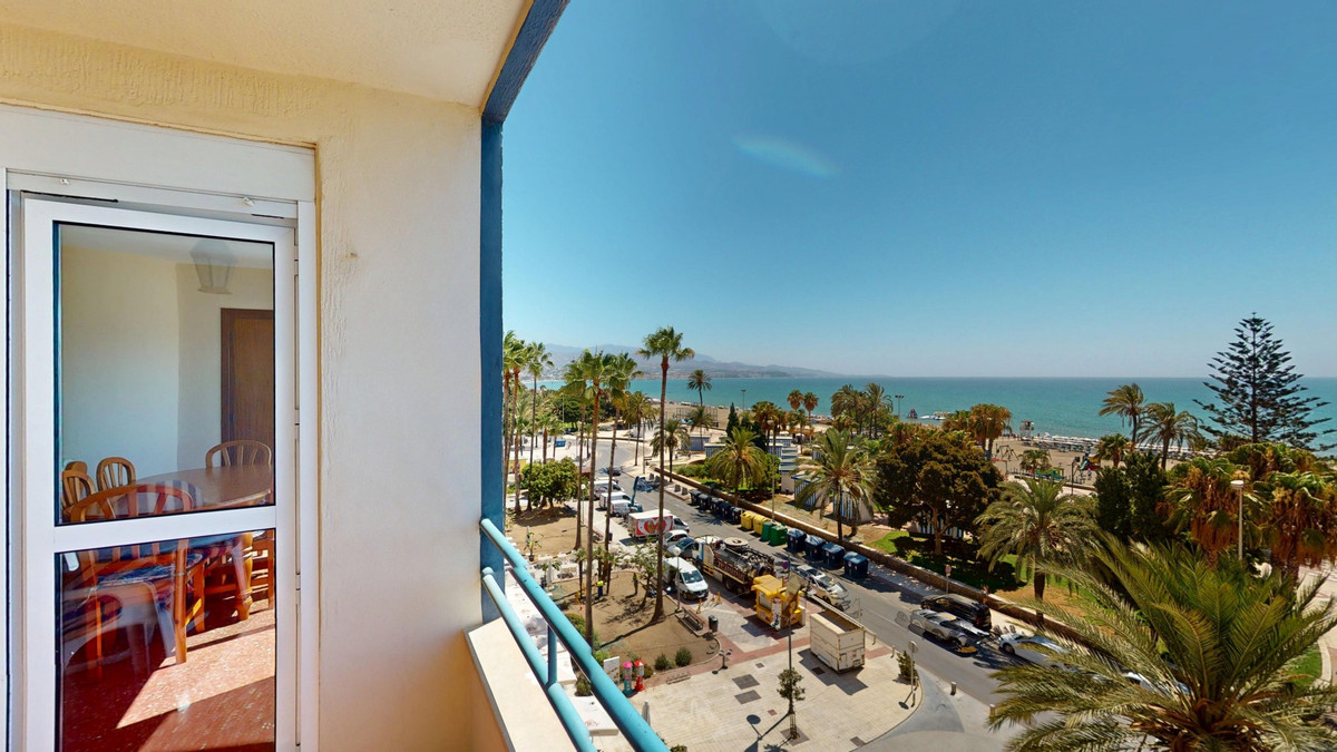 Se vende Apartamento Planta Media de 3 dormitorios en Costa Del Sol East, Málaga, España