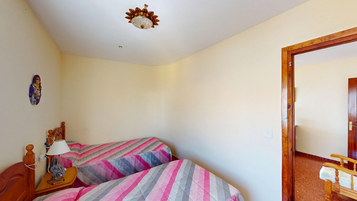 Se vende Apartamento Planta Media de 3 dormitorios en Costa Del Sol East, Málaga, España