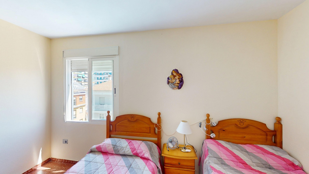 Se vende Apartamento Planta Media de 3 dormitorios en Costa Del Sol East, Málaga, España