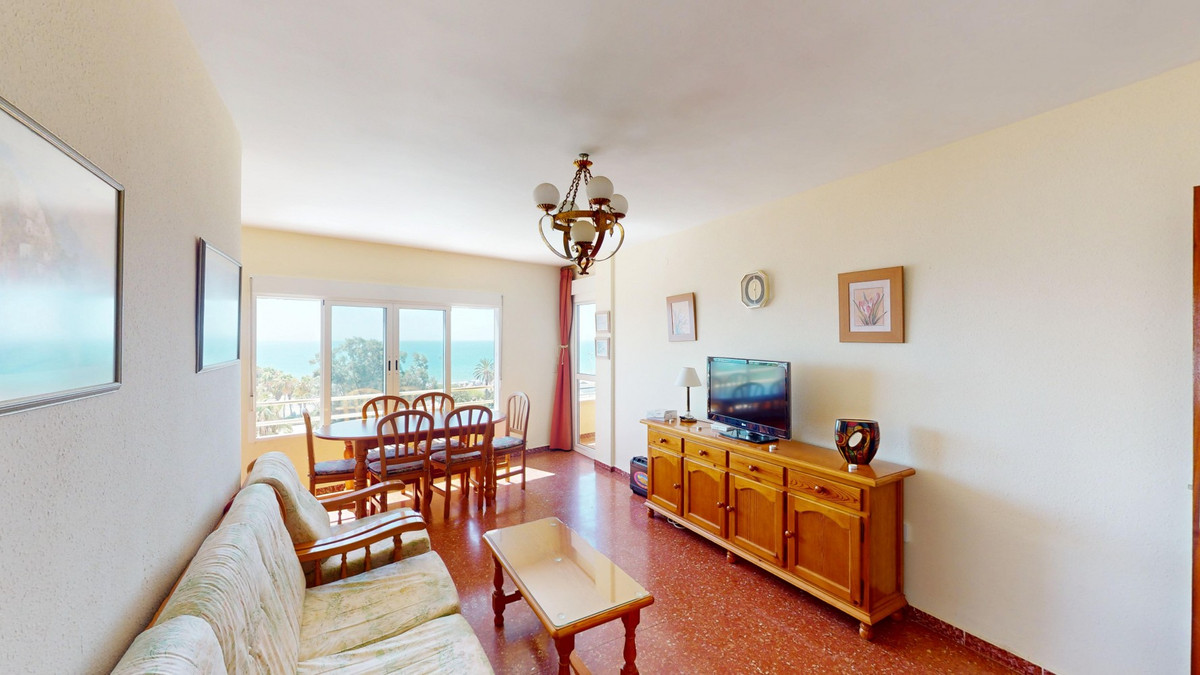 Se vende Apartamento Planta Media de 3 dormitorios en Costa Del Sol East, Málaga, España