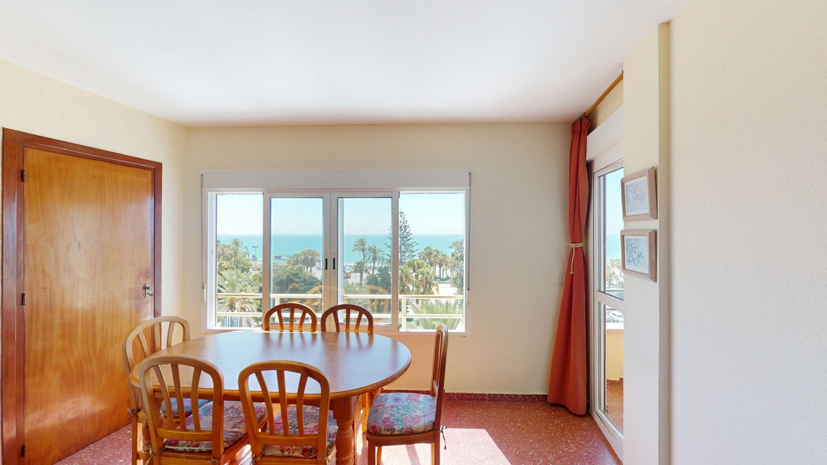 Se vende Apartamento Planta Media de 3 dormitorios en Costa Del Sol East, Málaga, España