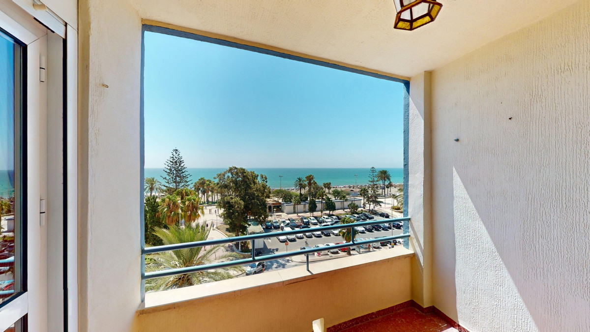 Se vende Apartamento Planta Media de 3 dormitorios en Costa Del Sol East, Málaga, España