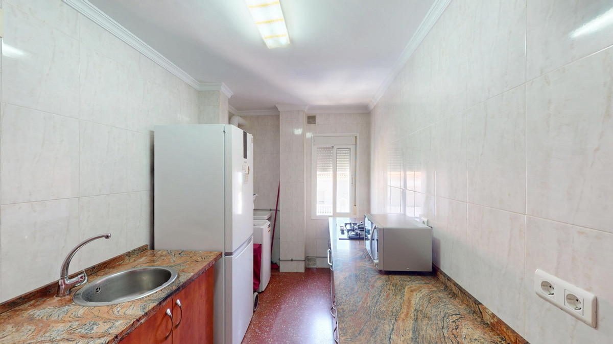 Se vende Apartamento Planta Media de 3 dormitorios en Costa Del Sol East, Málaga, España