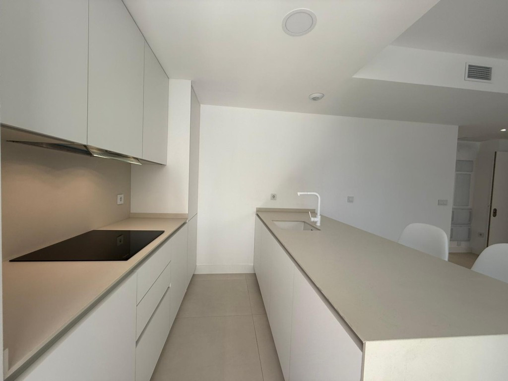 3 Bed Apartment for sale in Fuengirola Costa Del Sol, Málaga, Spain