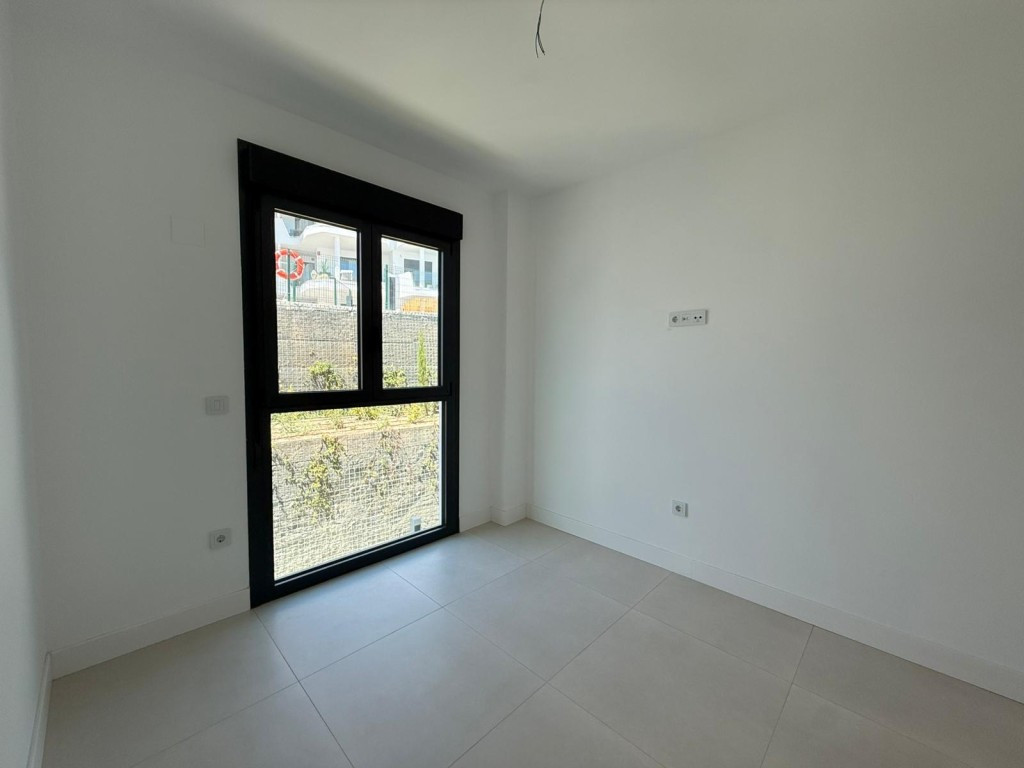 3 Bed Apartment for sale in Fuengirola Costa Del Sol, Málaga, Spain