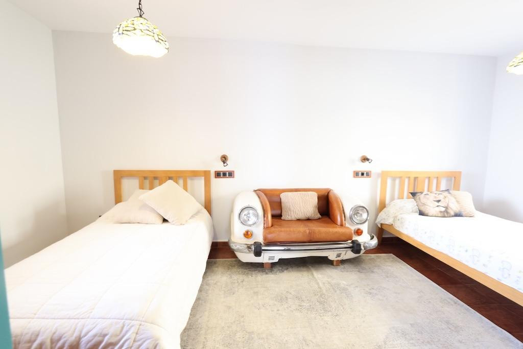 Se vende Villa - Chalet de 4 dormitorios en Costa Blanca, Alicante, España