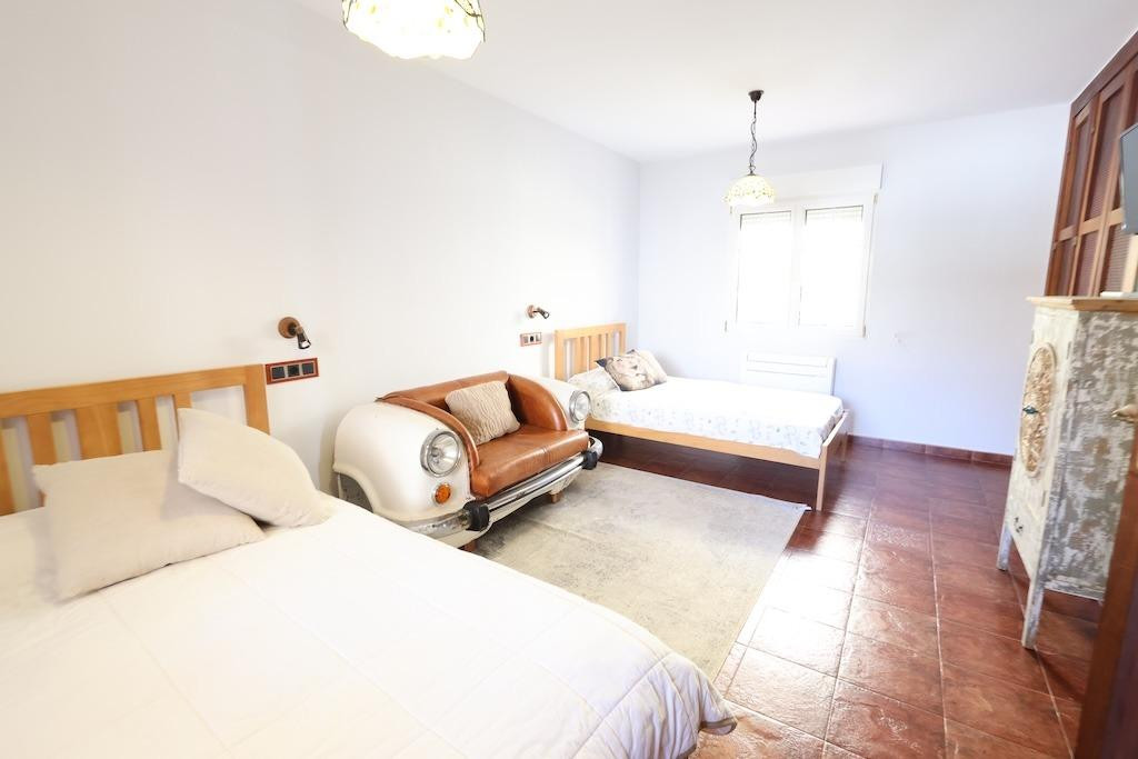 Se vende Villa - Chalet de 4 dormitorios en Costa Blanca, Alicante, España