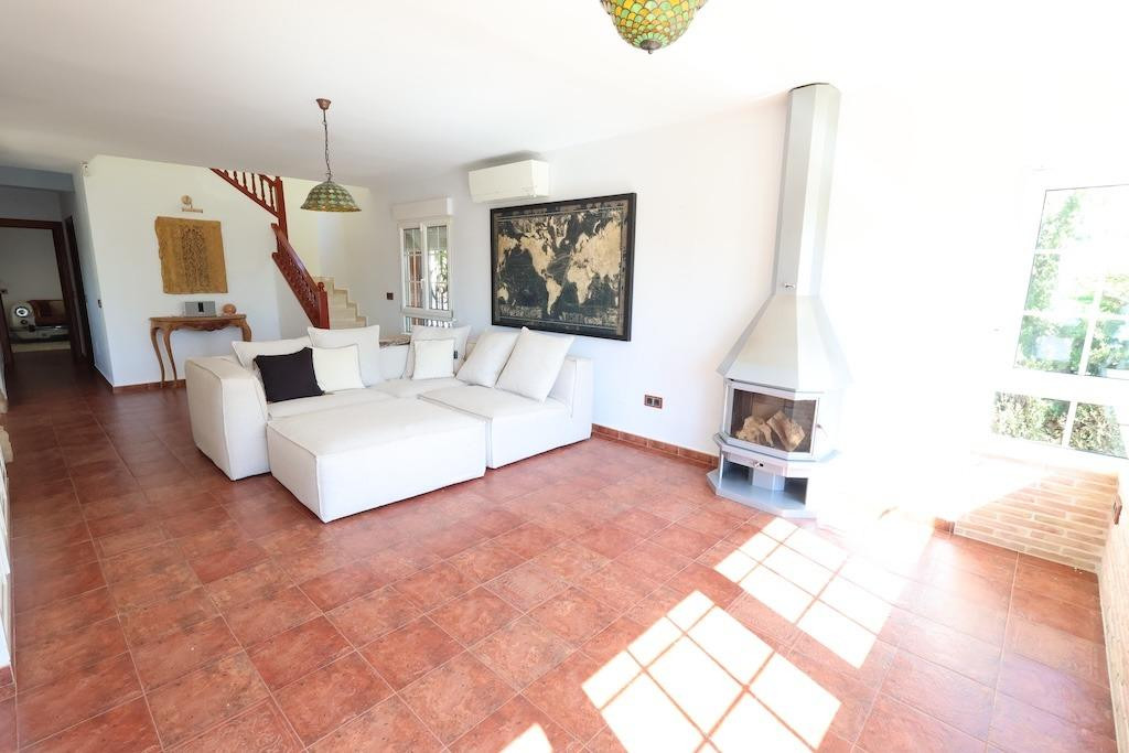 Se vende Villa - Chalet de 4 dormitorios en Costa Blanca, Alicante, España