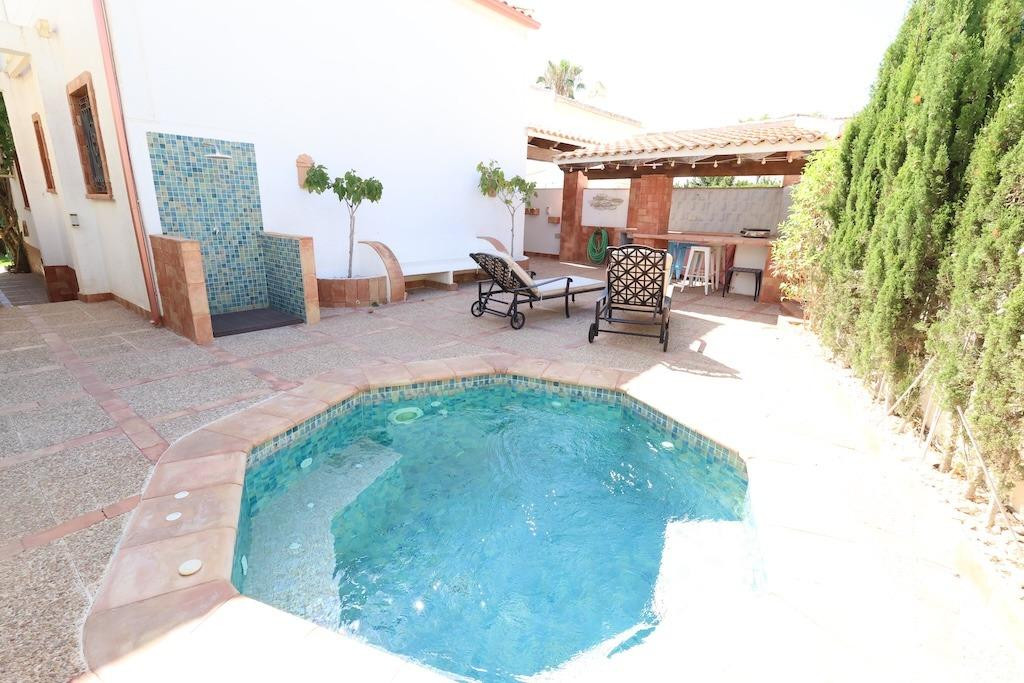 Se vende Villa - Chalet de 4 dormitorios en Costa Blanca, Alicante, España