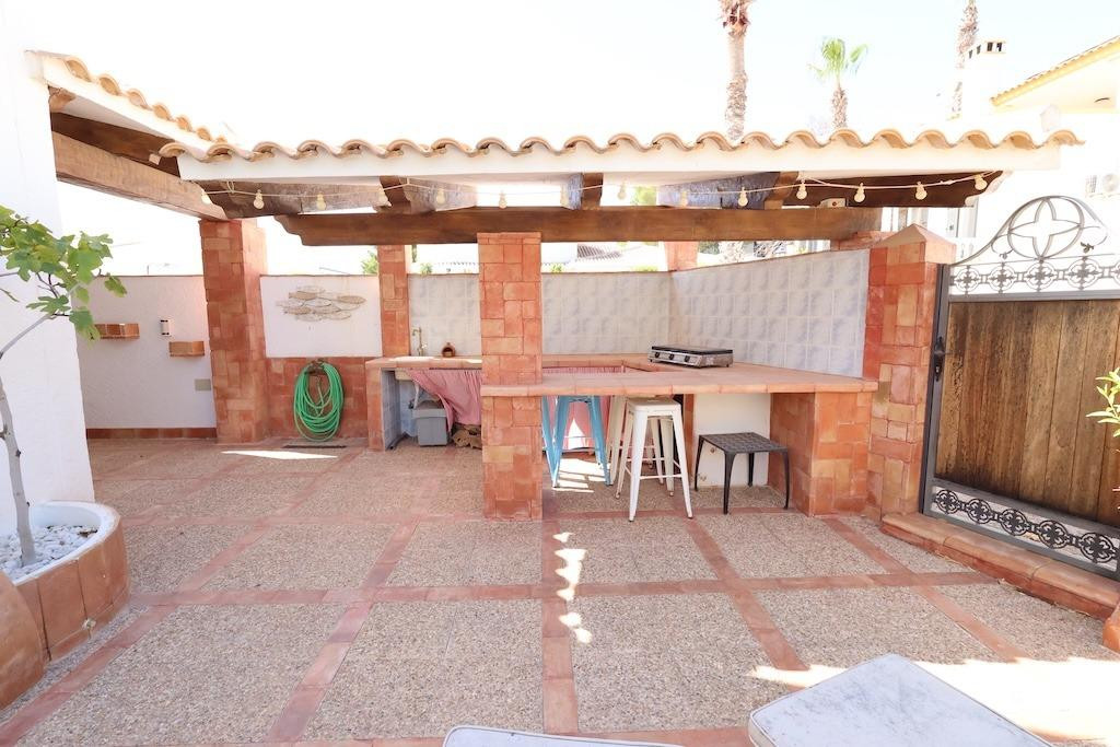 Se vende Villa - Chalet de 4 dormitorios en Costa Blanca, Alicante, España