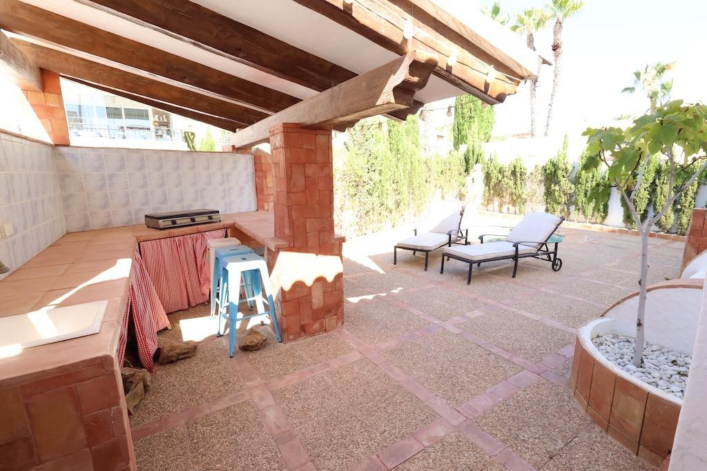 Se vende Villa - Chalet de 4 dormitorios en Costa Blanca, Alicante, España