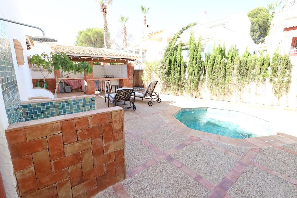 Se vende Villa - Chalet de 4 dormitorios en Costa Blanca, Alicante, España