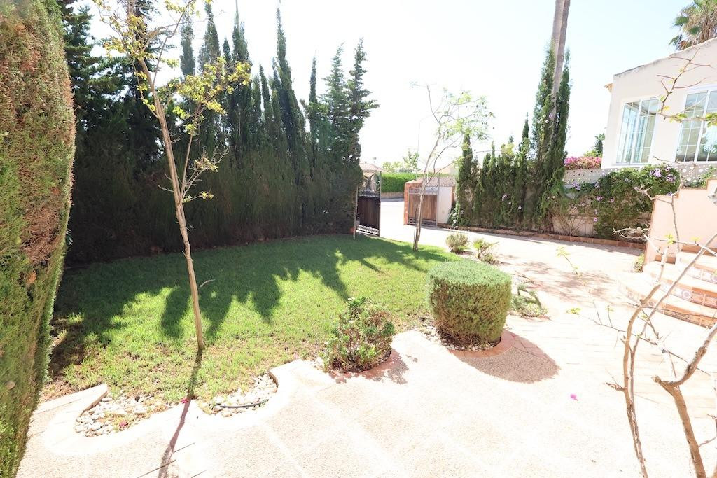 Se vende Villa - Chalet de 4 dormitorios en Costa Blanca, Alicante, España