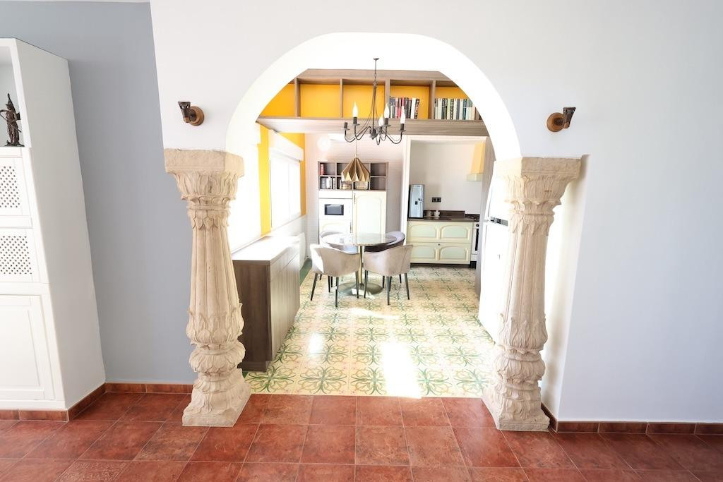 Se vende Villa - Chalet de 4 dormitorios en Costa Blanca, Alicante, España