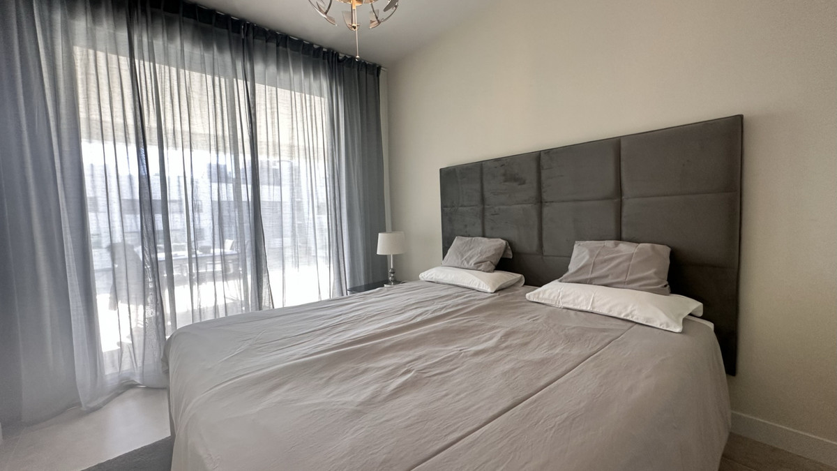 Se vende Apartamento Planta Media de 2 dormitorios en Costa Del Sol, Málaga, España