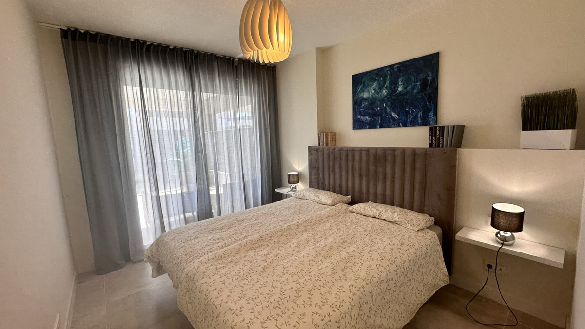 Se vende Apartamento Planta Media de 2 dormitorios en Costa Del Sol, Málaga, España
