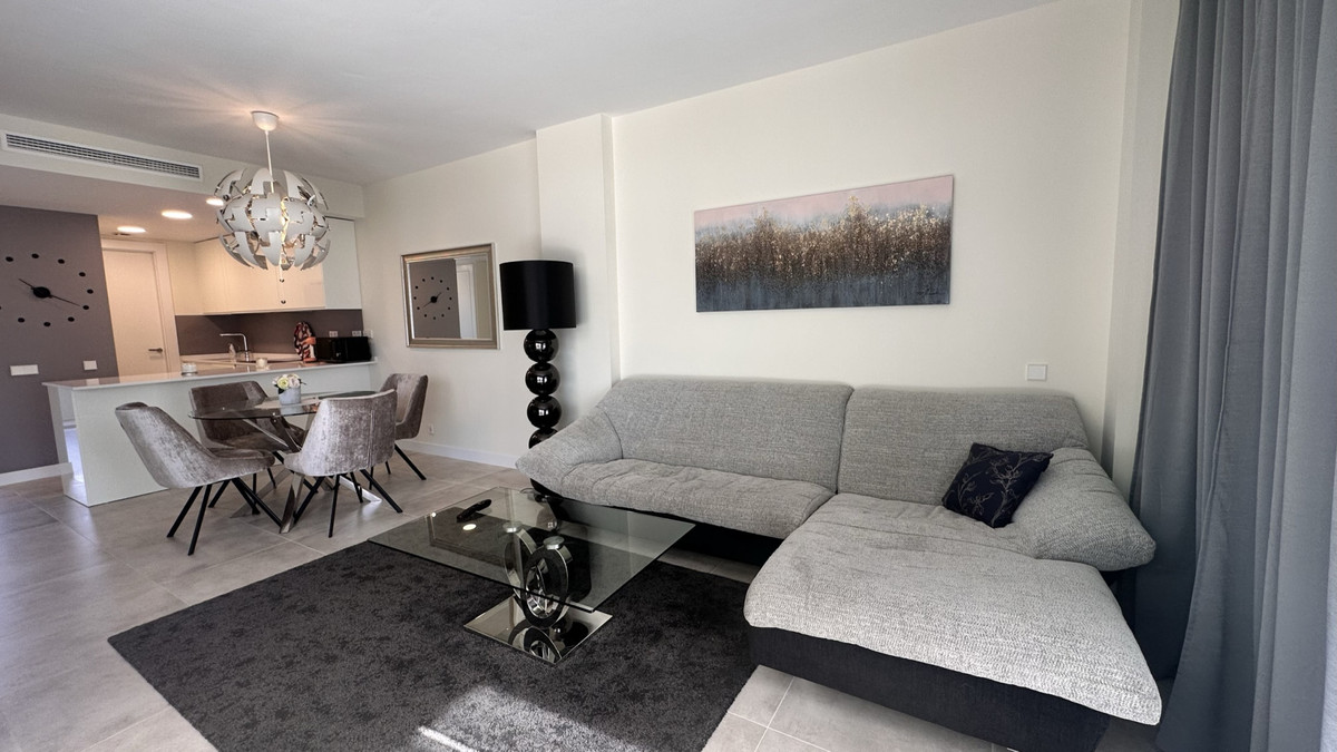 Se vende Apartamento Planta Media de 2 dormitorios en Costa Del Sol, Málaga, España