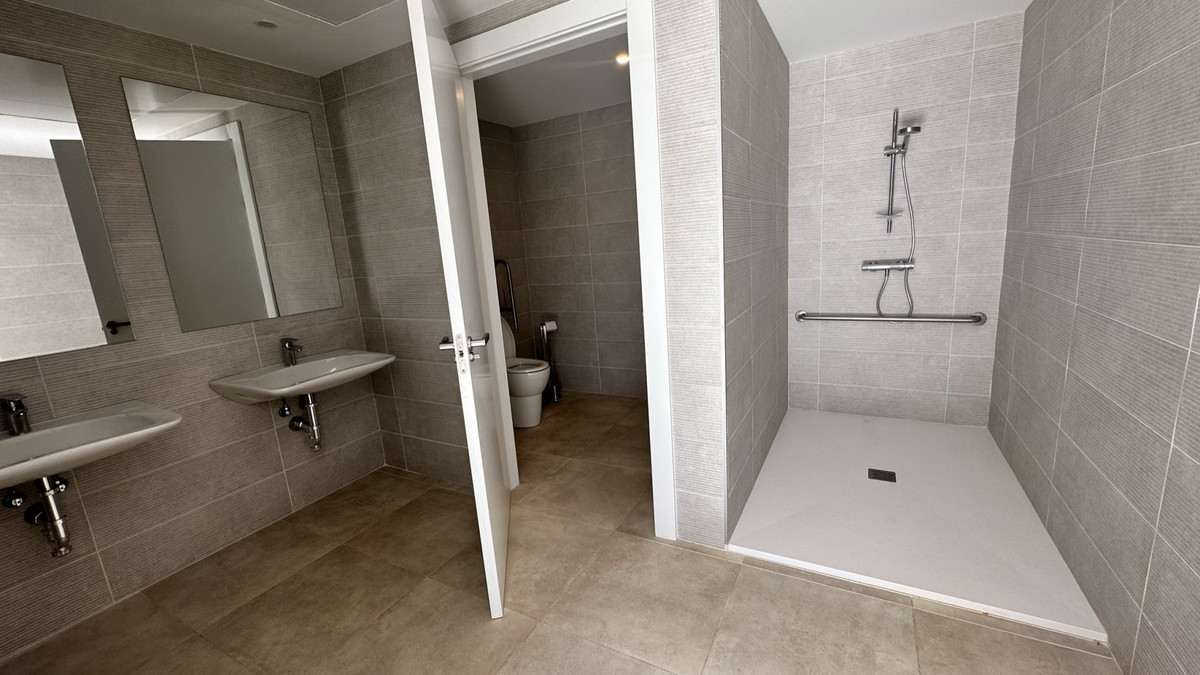 Se vende Apartamento Planta Media de 2 dormitorios en Costa Del Sol, Málaga, España