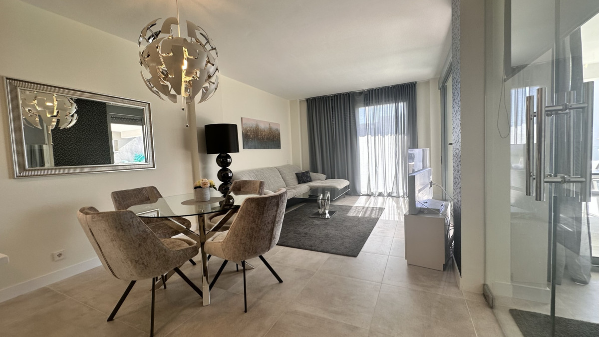 Se vende Apartamento Planta Media de 2 dormitorios en Costa Del Sol, Málaga, España