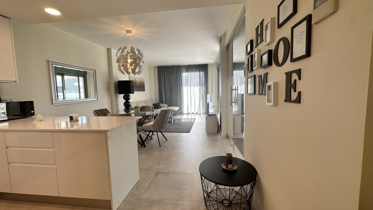Se vende Apartamento Planta Media de 2 dormitorios en Costa Del Sol, Málaga, España