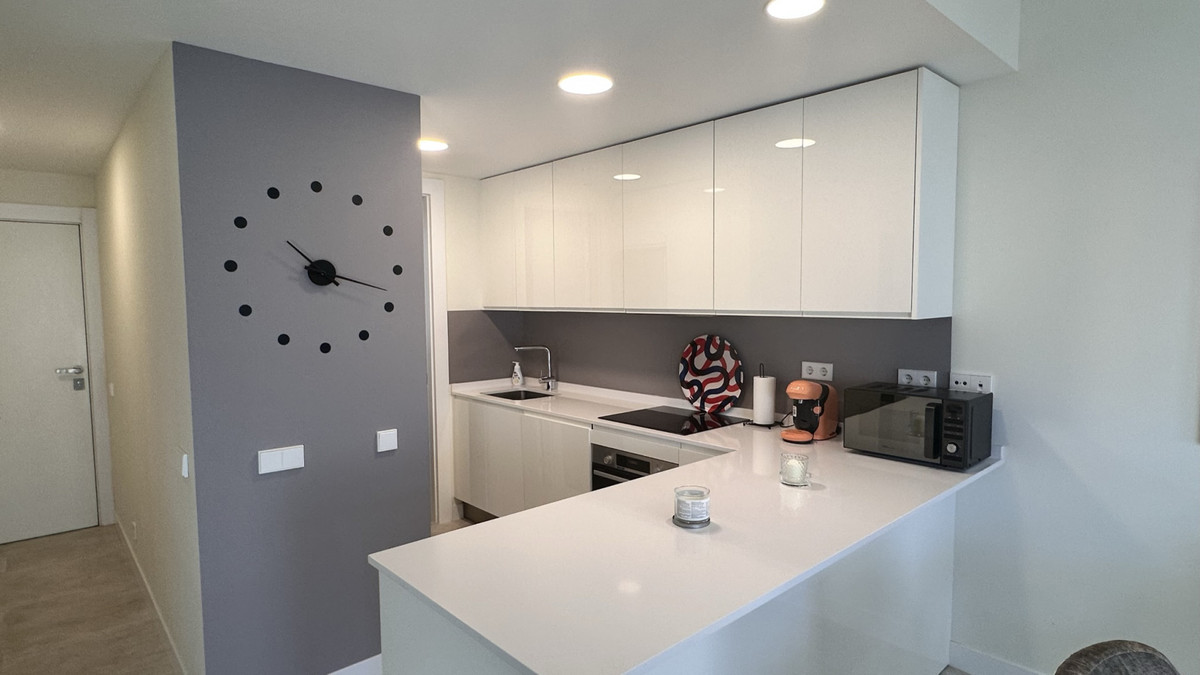 Se vende Apartamento Planta Media de 2 dormitorios en Costa Del Sol, Málaga, España