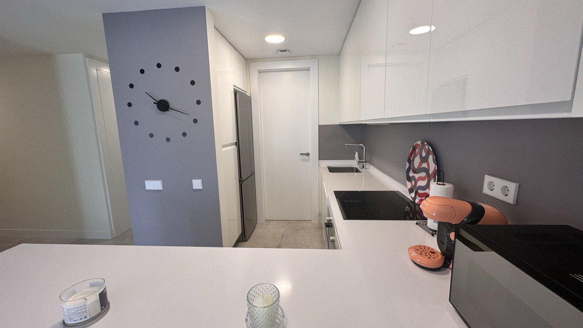 Se vende Apartamento Planta Media de 2 dormitorios en Costa Del Sol, Málaga, España