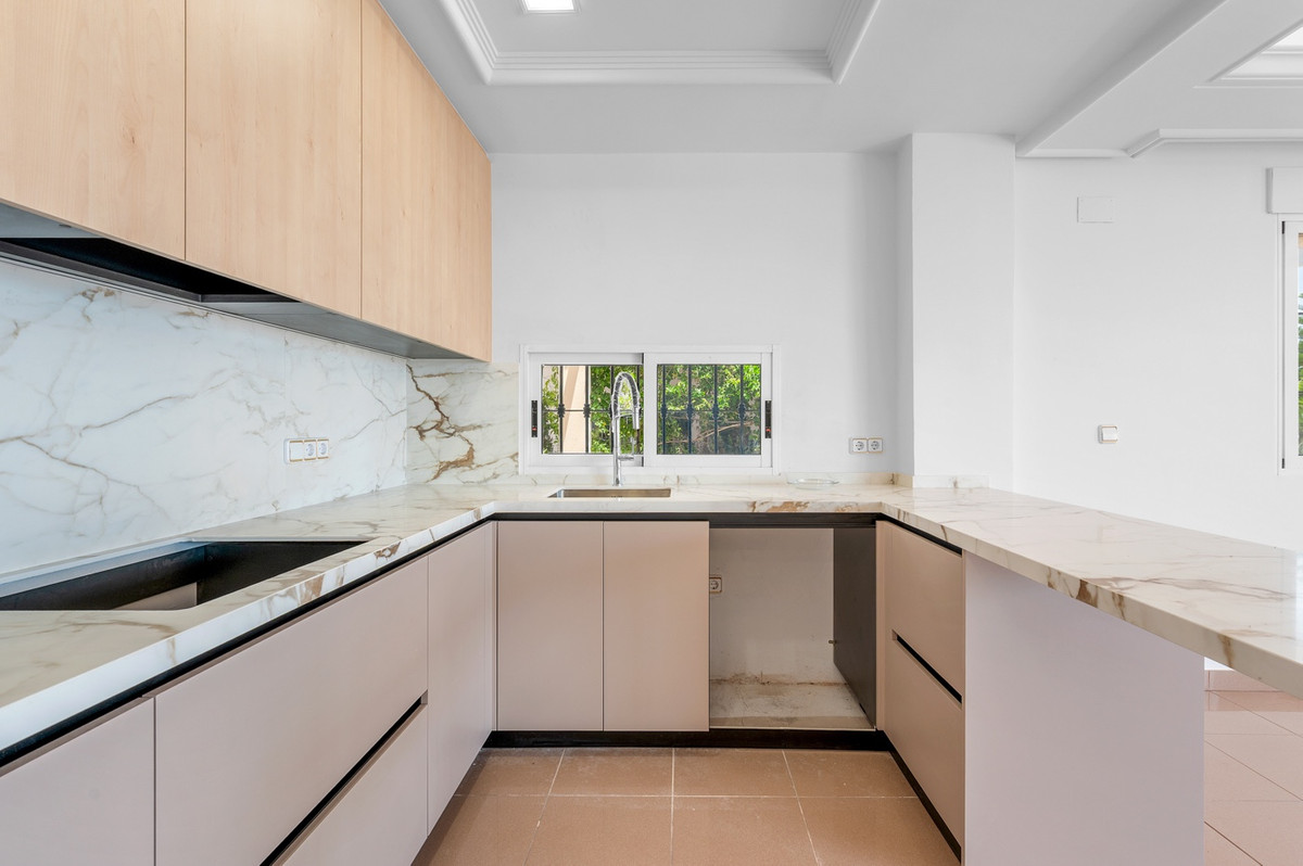 4 Bed Townhouse for sale in Torrevieja Costa Blanca, Alicante, Spain