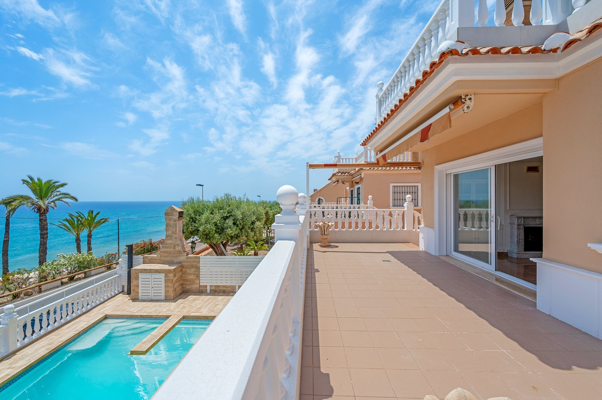 4 Bed Townhouse for sale in Torrevieja Costa Blanca, Alicante, Spain