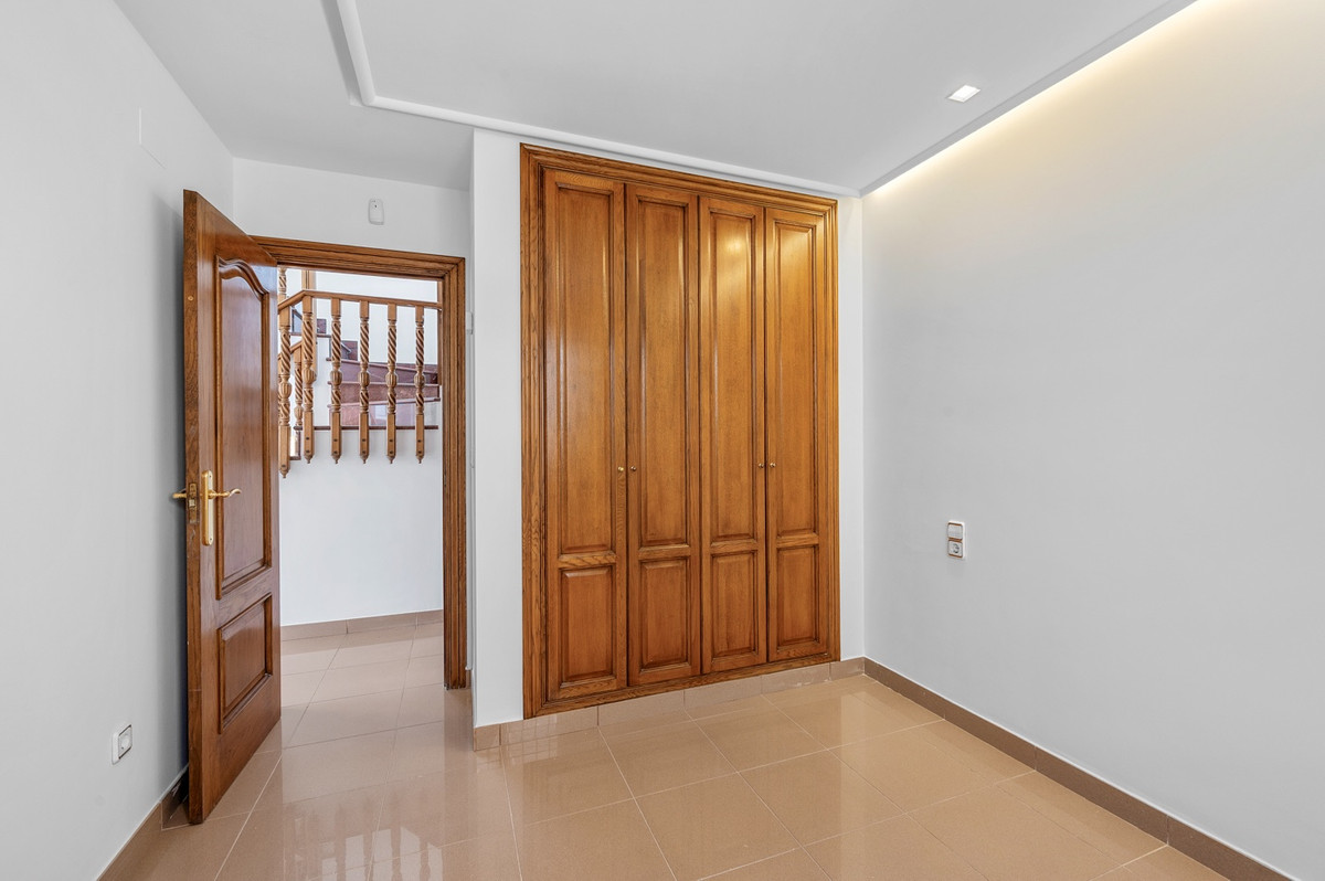 4 Bed Townhouse for sale in Torrevieja Costa Blanca, Alicante, Spain