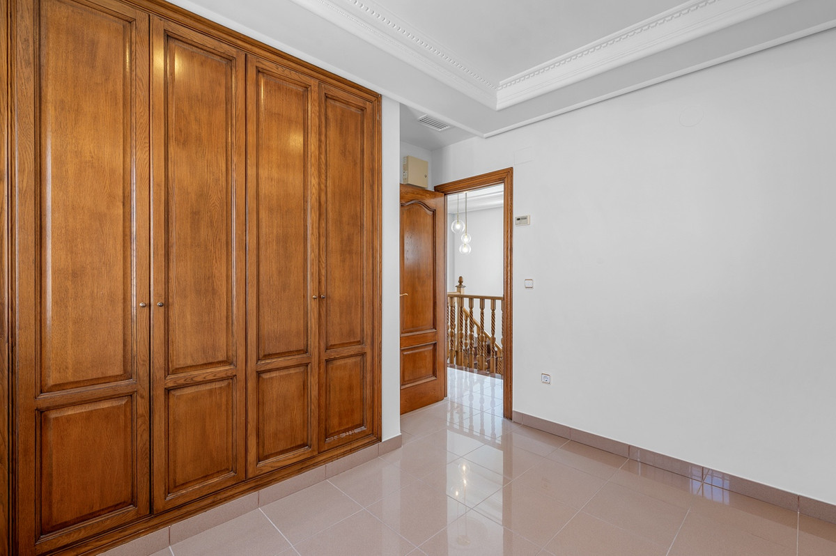 4 Bed Townhouse for sale in Torrevieja Costa Blanca, Alicante, Spain