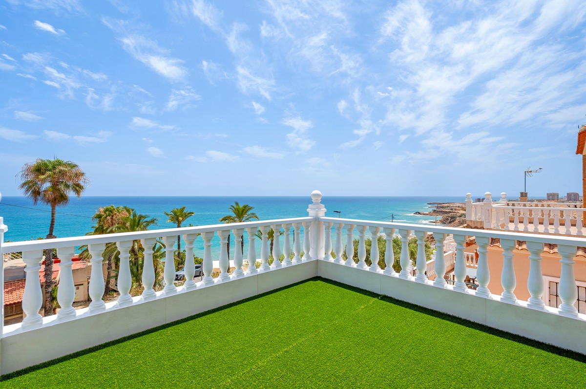 4 Bed Townhouse for sale in Torrevieja Costa Blanca, Alicante, Spain