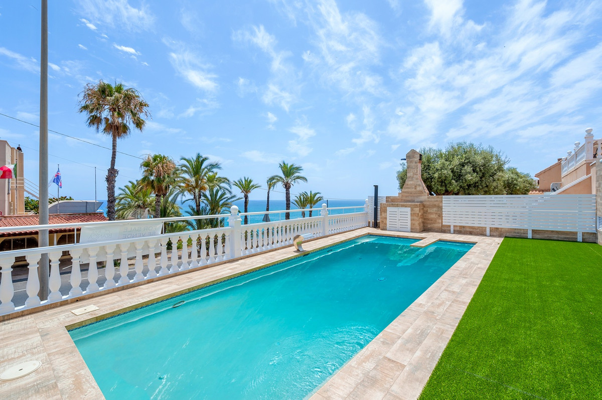 4 Bed Townhouse for sale in Torrevieja Costa Blanca, Alicante, Spain