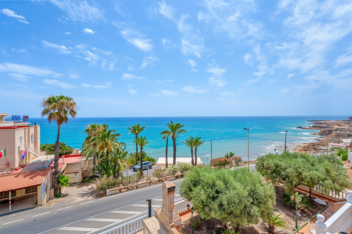 4 Bed Townhouse for sale in Torrevieja Costa Blanca, Alicante, Spain