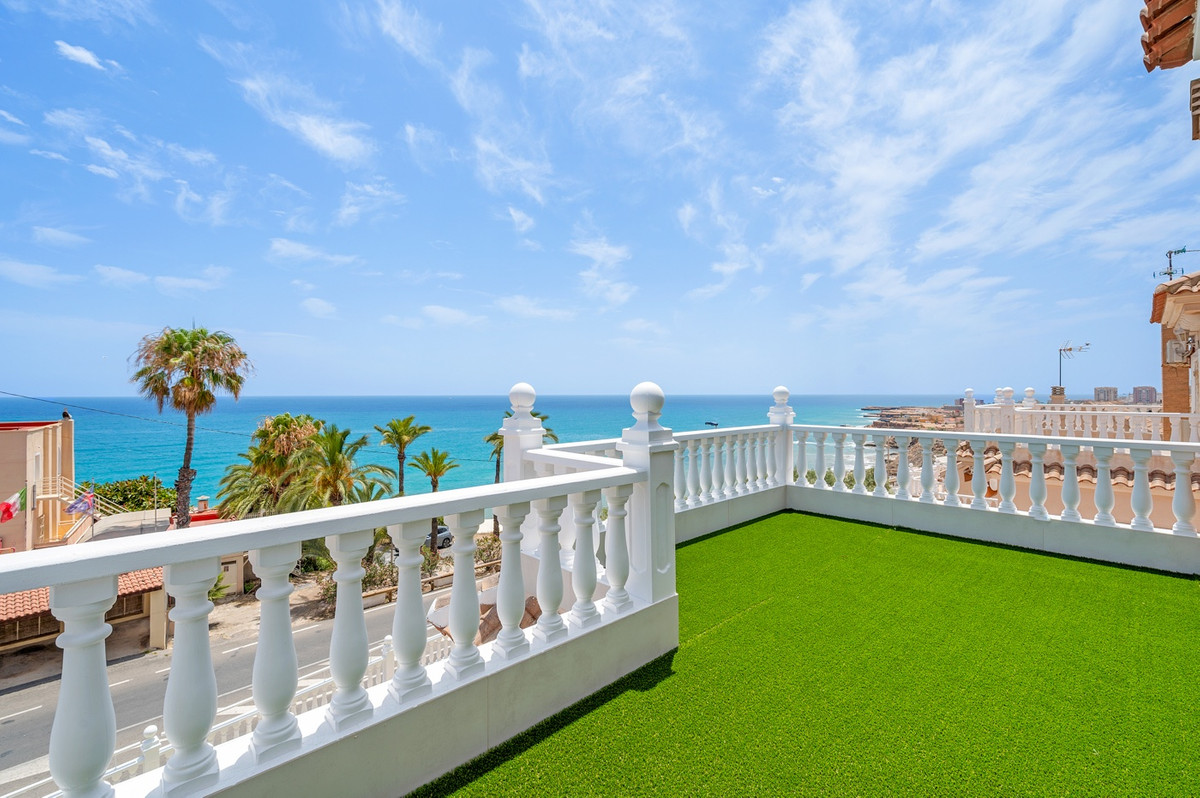 4 Bed Townhouse for sale in Torrevieja Costa Blanca, Alicante, Spain