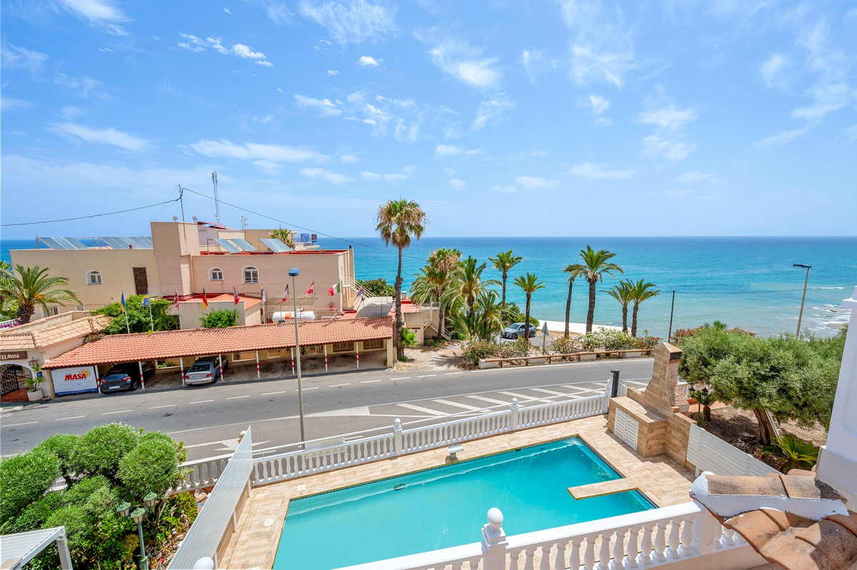 4 Bed Townhouse for sale in Torrevieja Costa Blanca, Alicante, Spain