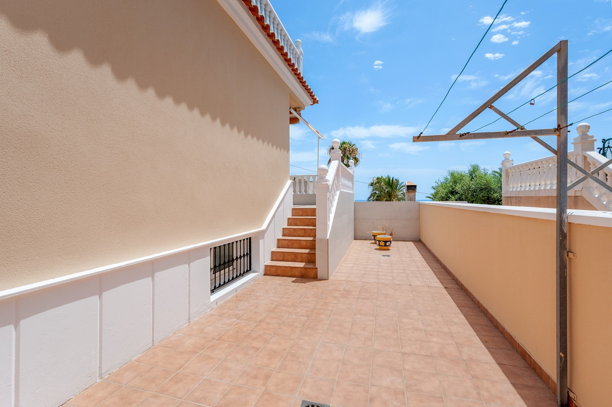 4 Bed Townhouse for sale in Torrevieja Costa Blanca, Alicante, Spain