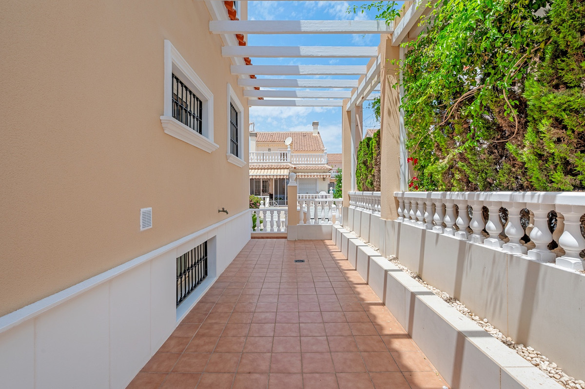 4 Bed Townhouse for sale in Torrevieja Costa Blanca, Alicante, Spain