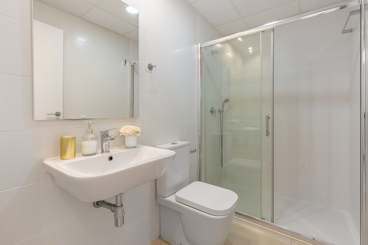 Se vende Apartamento Planta Media de 3 dormitorios en Costa Blanca, Alicante, España