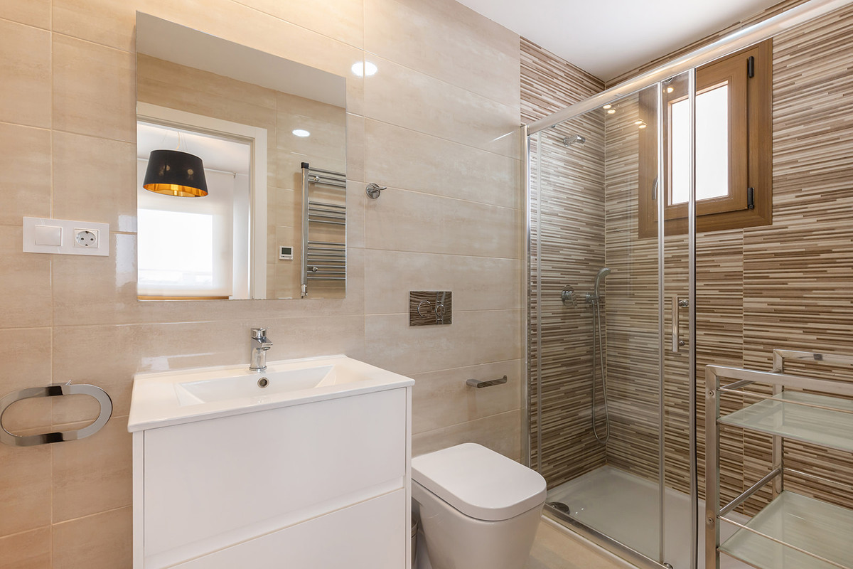 Se vende Apartamento Planta Media de 3 dormitorios en Costa Blanca, Alicante, España