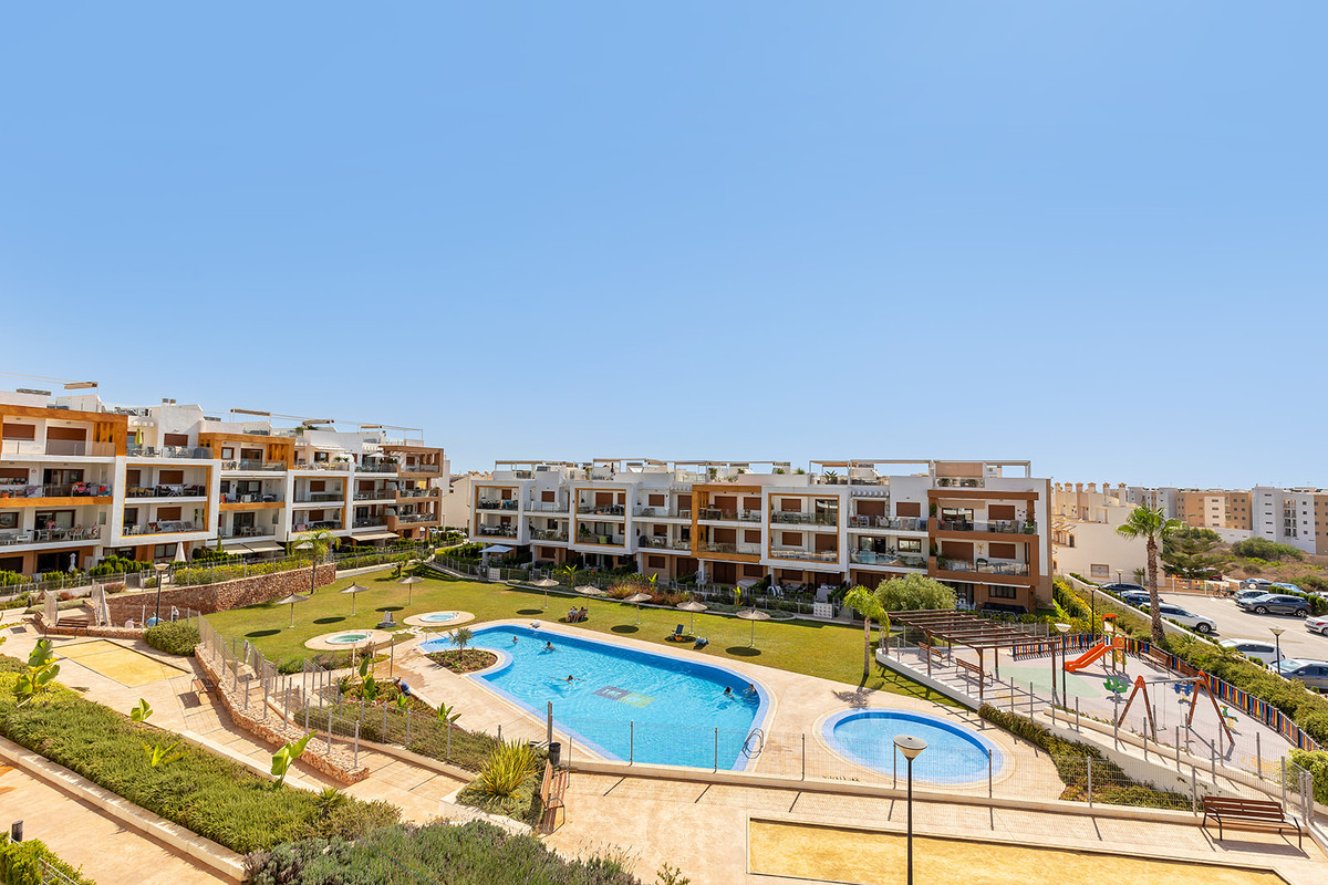 Se vende Apartamento Planta Media de 3 dormitorios en Costa Blanca, Alicante, España