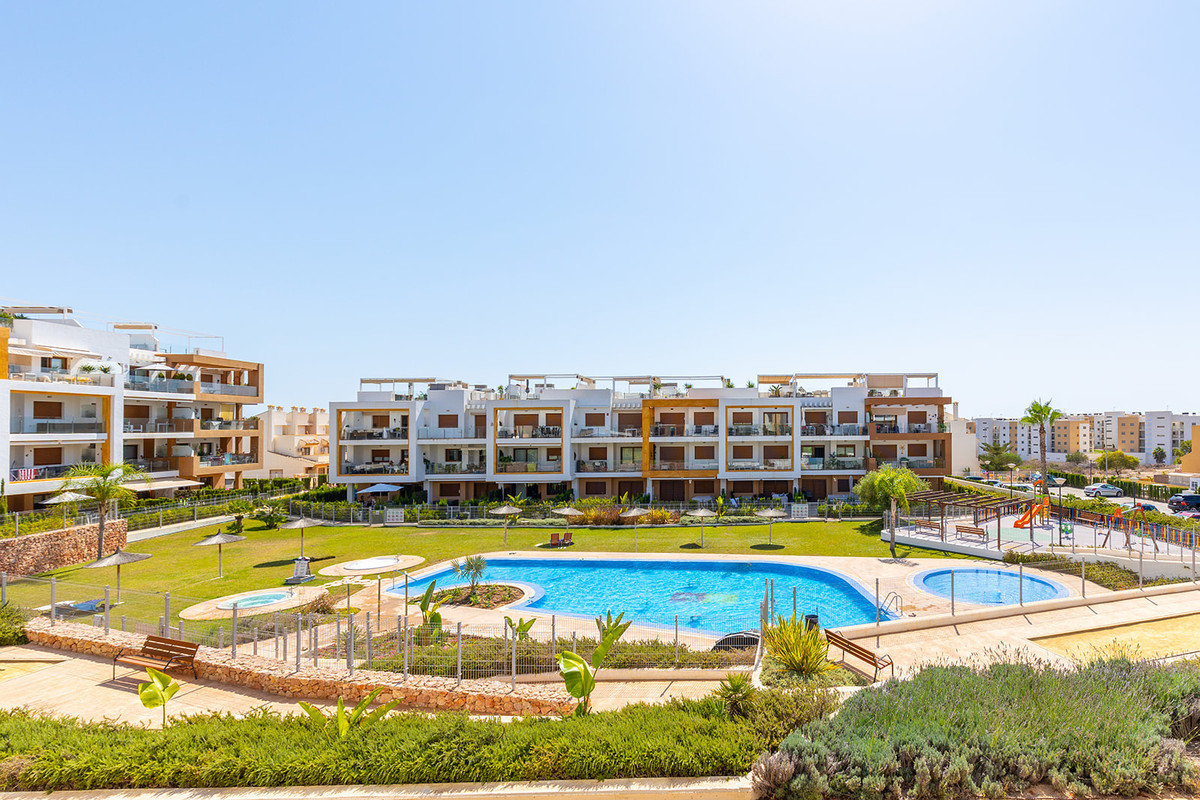 Se vende Apartamento Planta Media de 3 dormitorios en Costa Blanca, Alicante, España